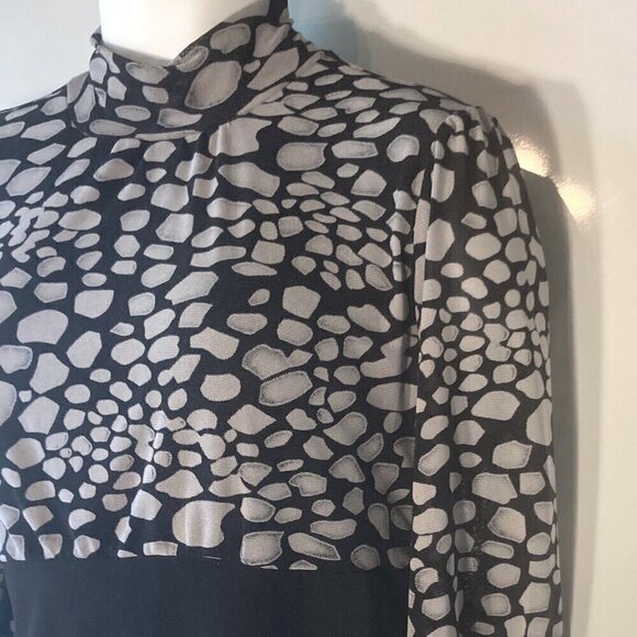Forever SZ L Black mesh abstract print mock turtleneck long sleeve top classic - Picture 4 of 7
